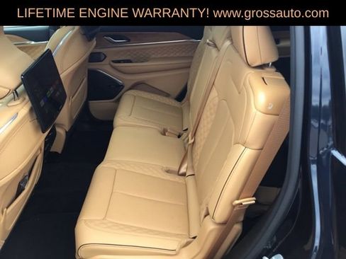 Used 2024 Jeep Grand Cherokee L Summit AWD/4WD image 17