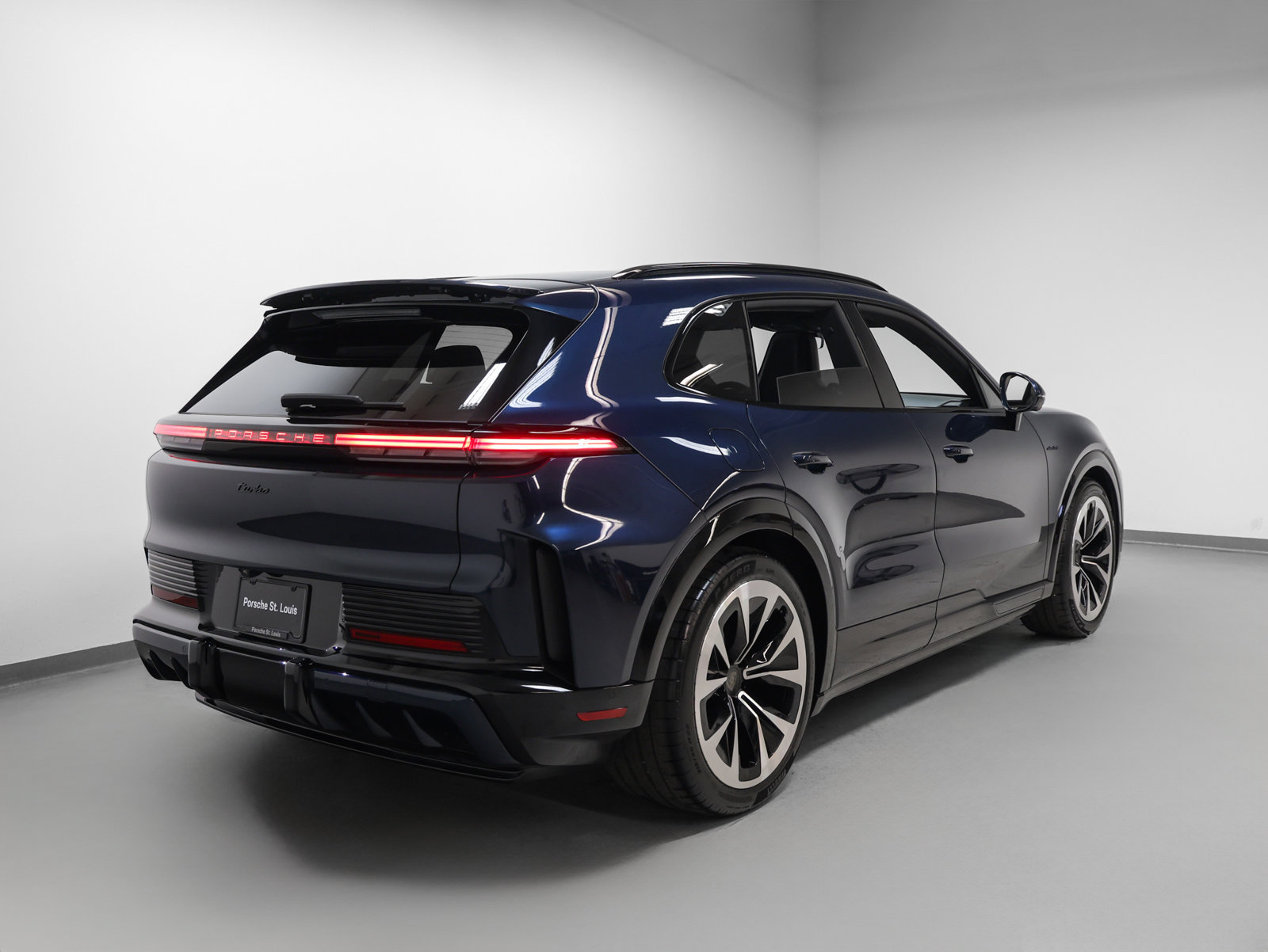 Certified 2026 Porsche Cayenne Turbo AWD/4WD image 12