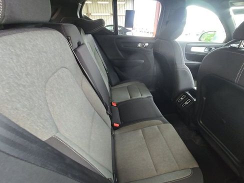 Used 2025 Volvo XC40 B5 Core AWD/4WD image 13
