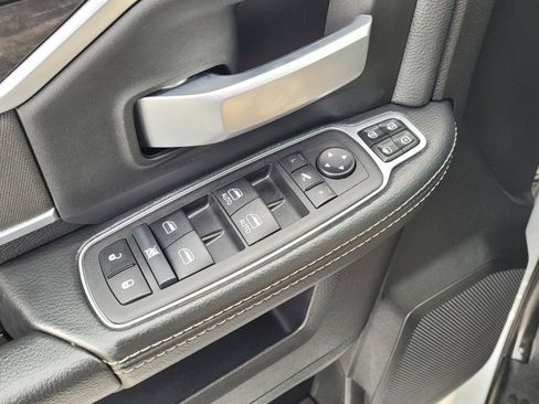 Used 2024 RAM 3500 Big Horn image 16