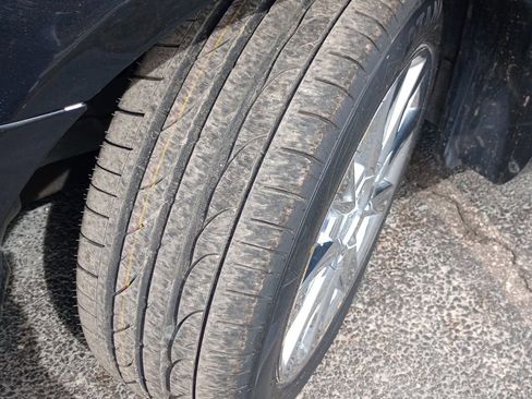 Used 2012 Lincoln MKZ image 24