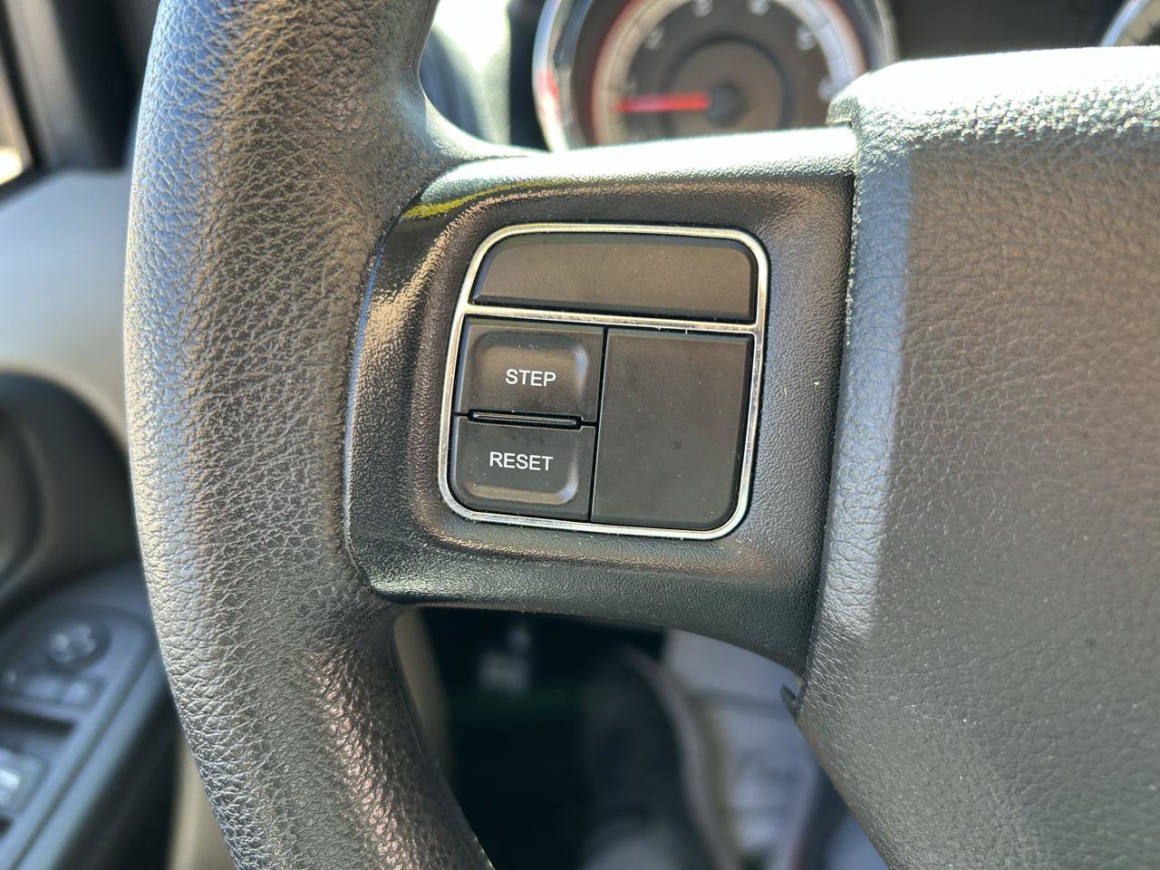 Used 2018 Dodge Grand Caravan SE FWD image 17