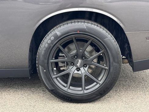 Used 2017 Dodge Challenger SXT RWD image 14