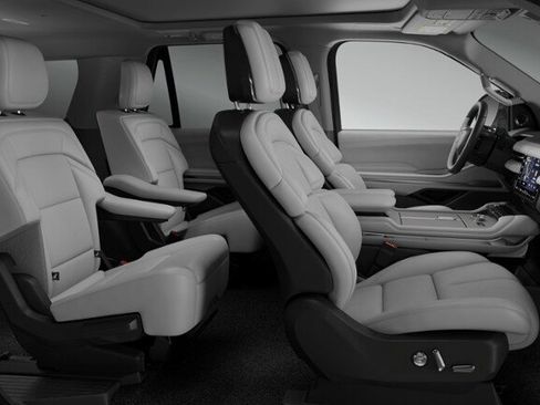 New 2026 Lincoln Navigator Reserve image 29