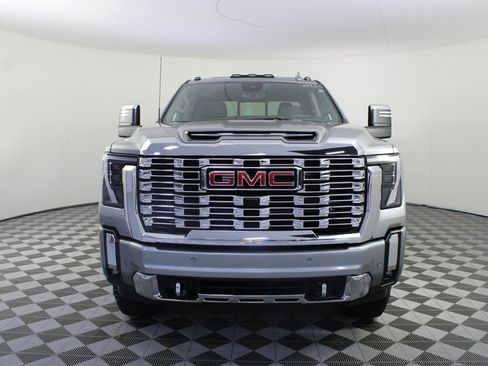 New 2026 GMC Sierra 2500 Denali w/ Denali Reserve Package AWD/4WD image 32