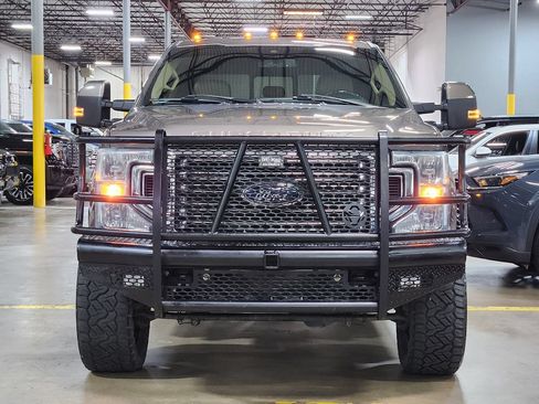 Used 2022 Ford F350 Lariat w/ Lariat Value Package AWD/4WD image 2