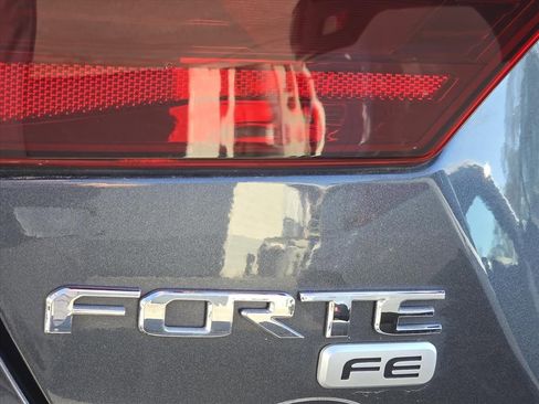 Used 2021 Kia Forte Sedan image 6