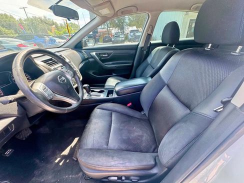 Used 2017 Nissan Altima 2.5 SR w/ Midnight Edition Package FWD image 15
