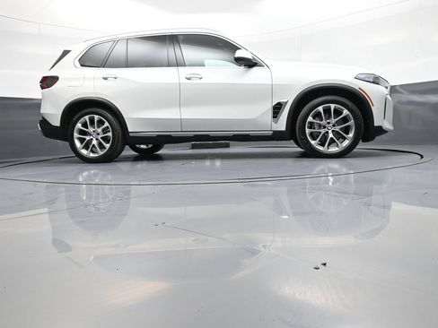 Used 2024 BMW X5 xDrive40i w/ Premium Package AWD/4WD image 32