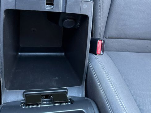 Used 2022 Nissan Frontier SV image 31