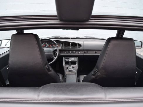 Used 1988 Porsche 944 Turbo RWD image 70