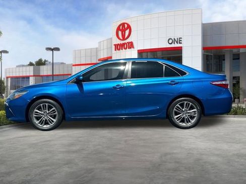 Used 2017 Toyota Camry SE FWD image 8