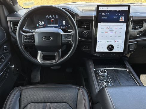 Used 2024 Ford Expedition Limited AWD/4WD image 12