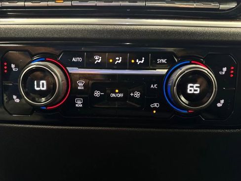 Used 2024 Chevrolet Silverado 1500 LT AWD/4WD image 18