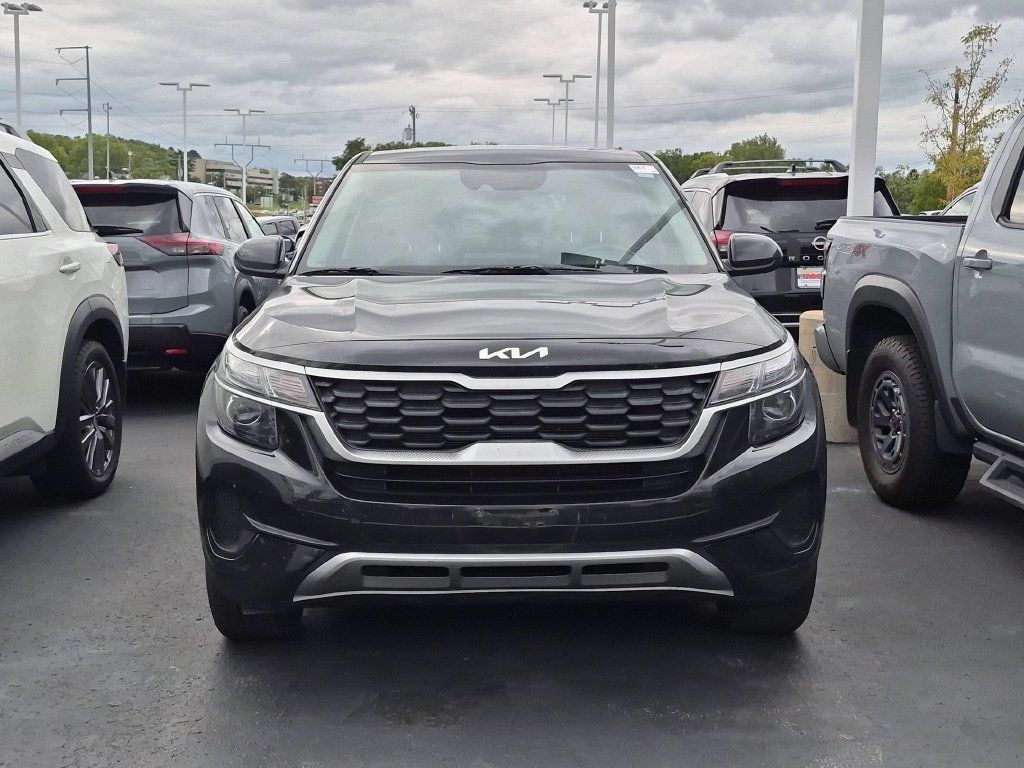 Used 2023 Kia Seltos LX AWD/4WD image 5