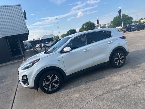 Used 2021 Kia Sportage LX AWD/4WD image 3