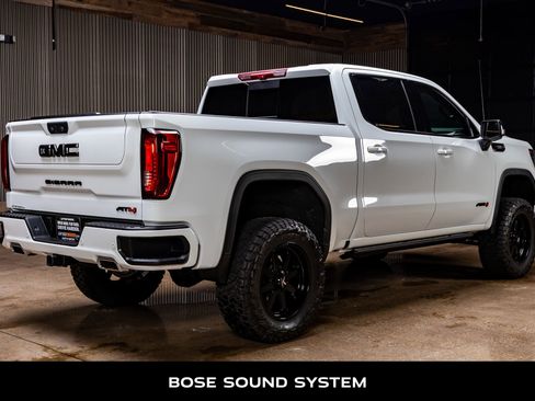 Used 2025 GMC Sierra 1500 AT4 w/ AT4 Premium Package AWD/4WD image 9