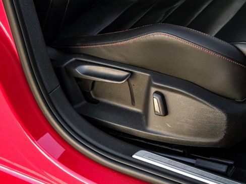 Used 2018 Volkswagen GTI SE w/ SE Leather Package image 34