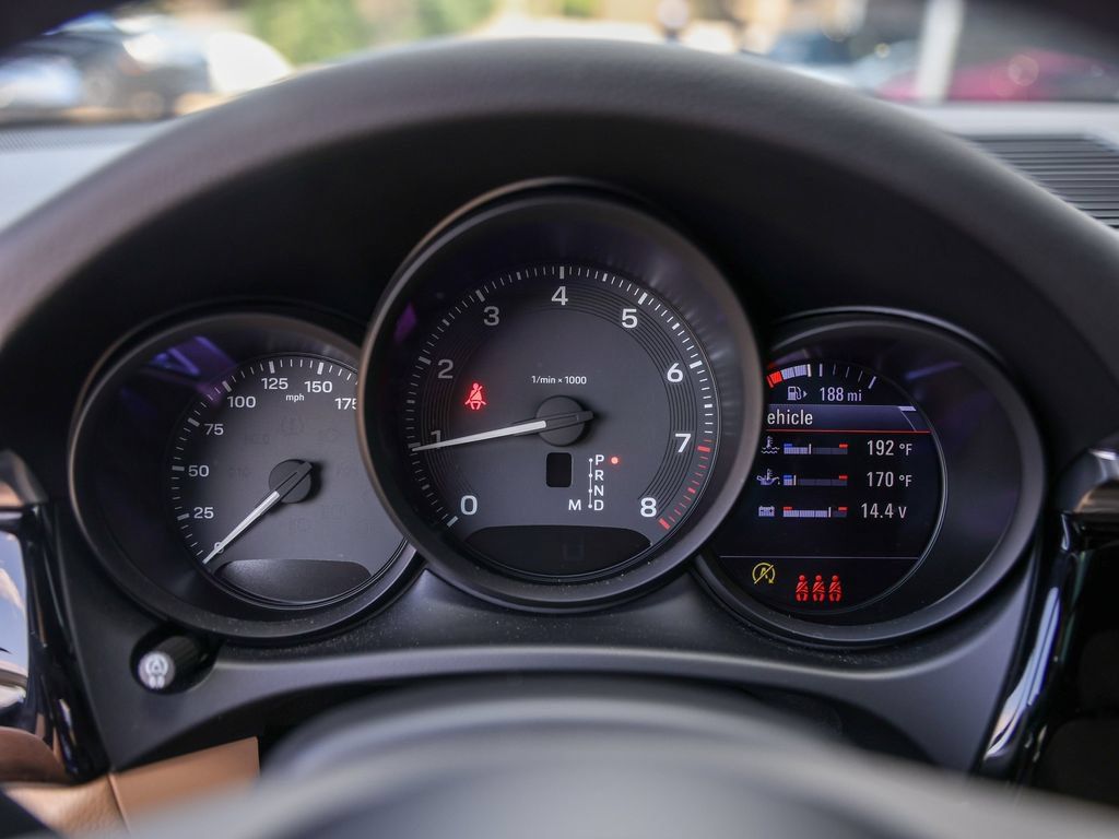 Certified 2026 Porsche Macan AWD/4WD image 15