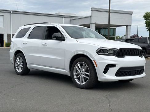 Used 2024 Dodge Durango GT RWD image 15