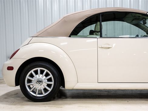 Used 2005 Volkswagen Beetle GLS FWD image 22