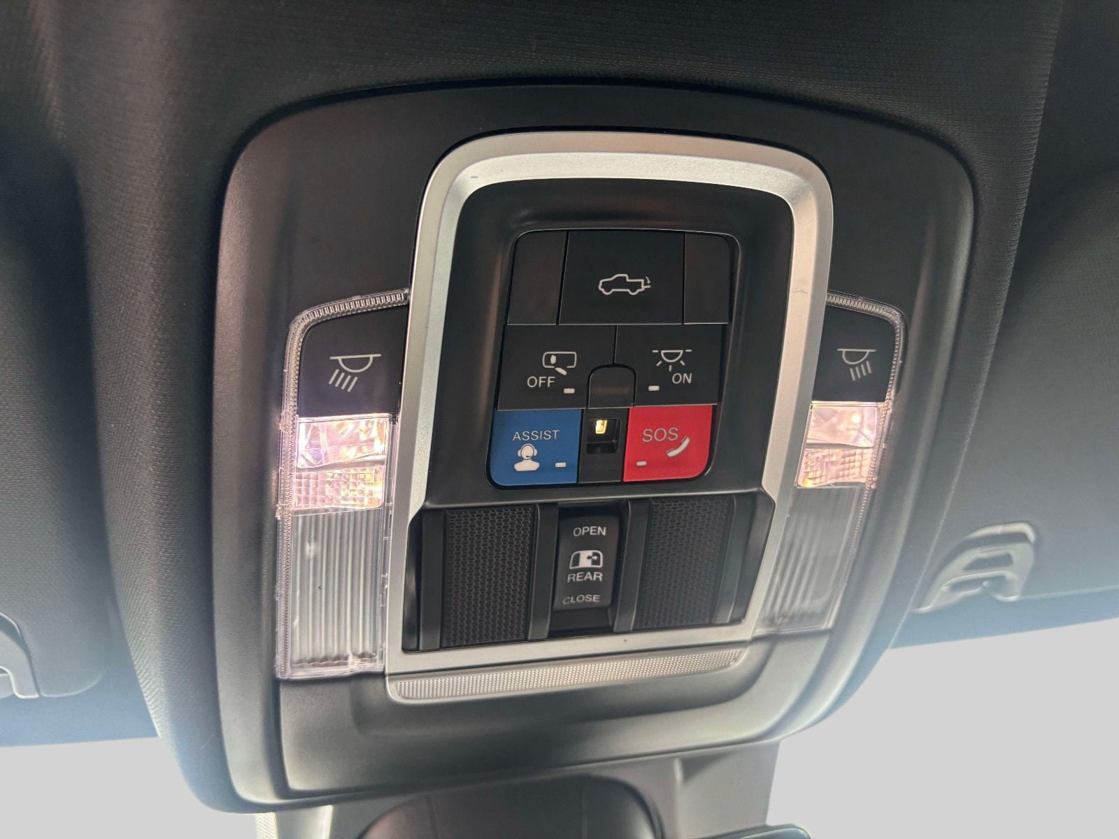 Used 2024 RAM 1500 Limited AWD/4WD image 28
