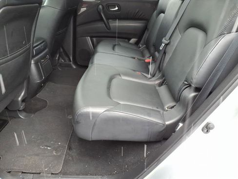 Used 2024 Nissan Armada SV image 11