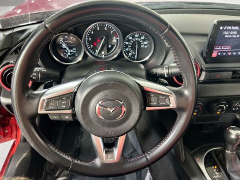 Used 2019 MAZDA MX-5 Miata Sport RWD image 11