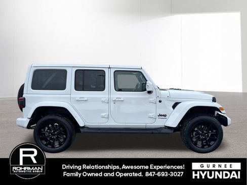 Used 2022 Jeep Wrangler Unlimited Sahara image 11