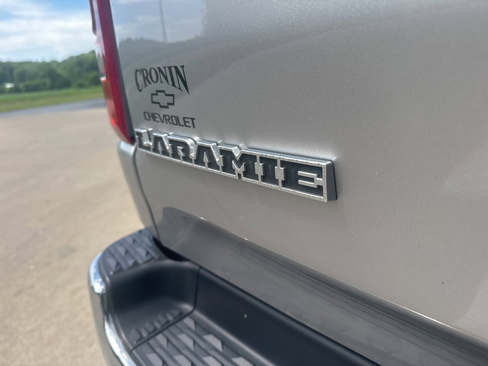 Used 2024 RAM 1500 Laramie AWD/4WD image 14