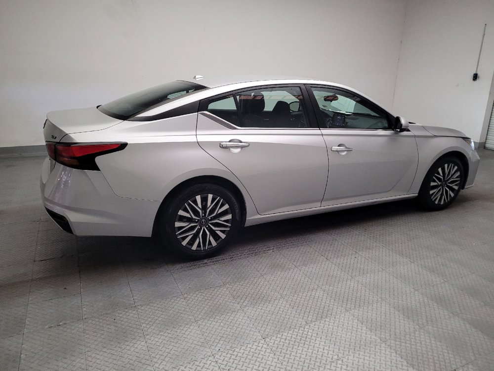 Used 2023 Nissan Altima 2.5 SV FWD image 10