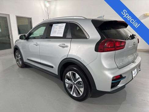 Used 2020 Kia Niro EX w/ Cold Weather Package FWD image 5