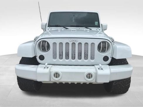 Used 2015 Jeep Wrangler Unlimited Sahara w/ Max Tow Package AWD/4WD image 3