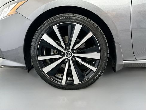 Used 2020 Nissan Altima 2.5 SR FWD image 29