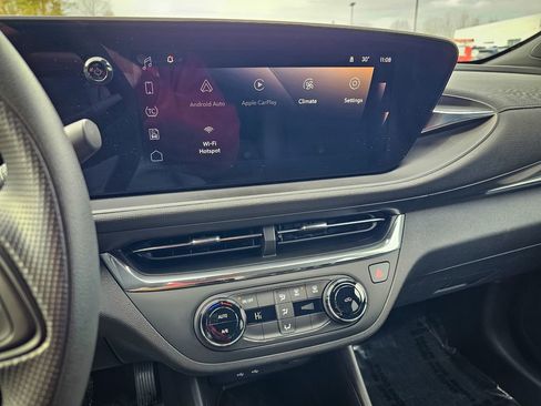 Used 2025 Buick Envista Preferred image 20