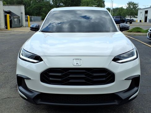 Used 2024 Honda HR-V Sport image 2