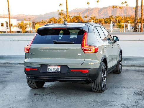 Used 2021 Volvo XC40 P8 Recharge image 9