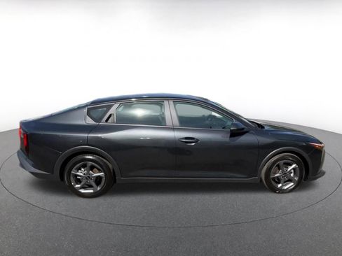 Used 2025 Kia K4 LXS image 16