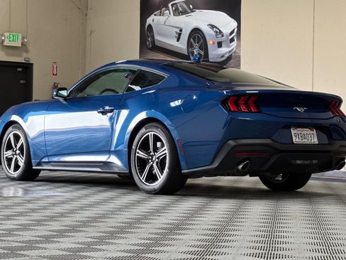 Used 2024 Ford Mustang Coupe RWD image 6