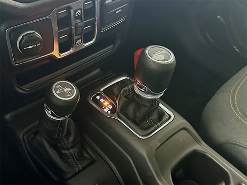 New 2025 Jeep Gladiator Sport image 12