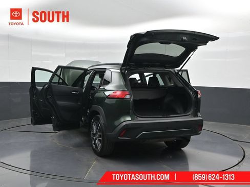 Used 2026 Toyota Corolla Cross XLE AWD/4WD image 55