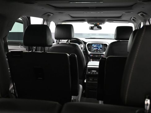 Used 2022 GMC Acadia SLT w/ Technology Package image 15