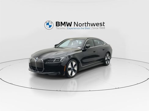 Used 2025 BMW i4 xDrive40i w/ Parking Assistance Package image 9