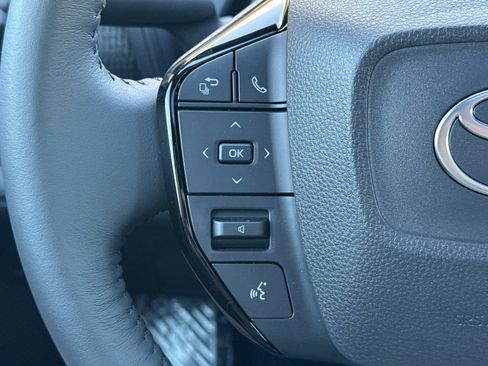 Certified 2025 Toyota bZ4X FWD image 29