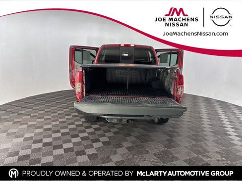 Used 2018 Nissan Frontier SV image 15