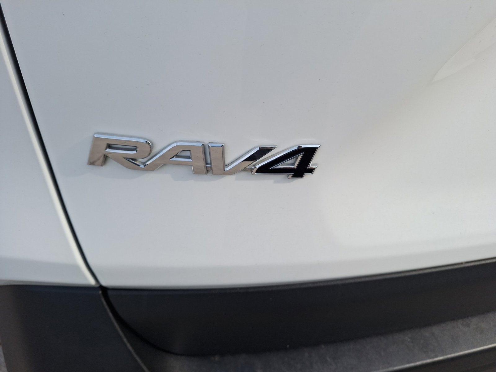 Used 2024 Toyota RAV4 XLE w/ Convenience Package AWD/4WD image 13