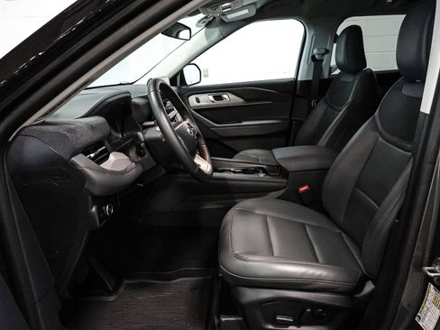 Used 2025 Ford Explorer Active w/ Active Comfort Package AWD/4WD image 21