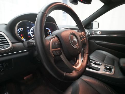 Used 2017 Jeep Grand Cherokee Limited AWD/4WD image 8