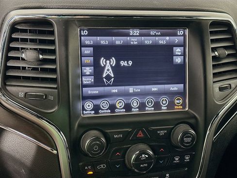 Used 2018 Jeep Grand Cherokee Limited w/ Trailer Tow Group IV AWD/4WD image 21
