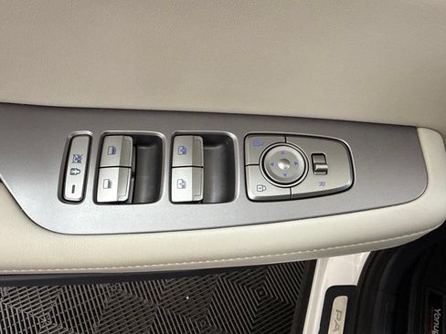 Used 2025 Hyundai Palisade Limited FWD image 12